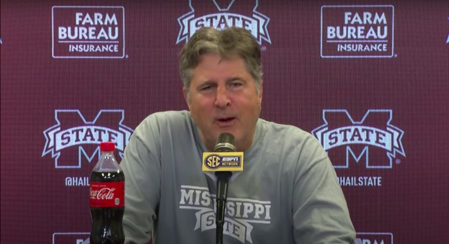 So 2020 Mike Leach delivers hilarious rant about cardboard fans in