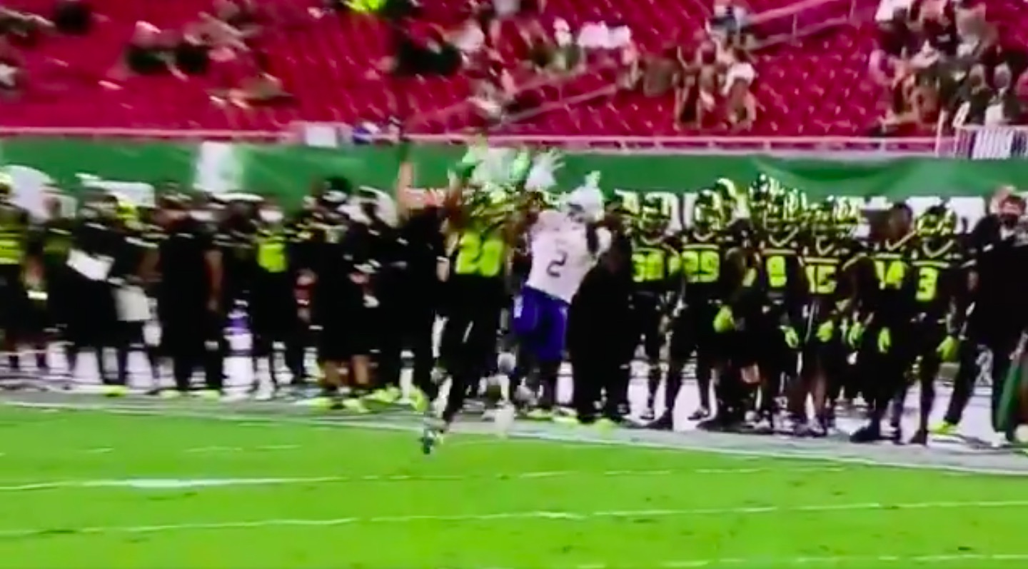 Oops ESPN Announcers Spend 30 Seconds Awkwardly Debating Obvious No catch