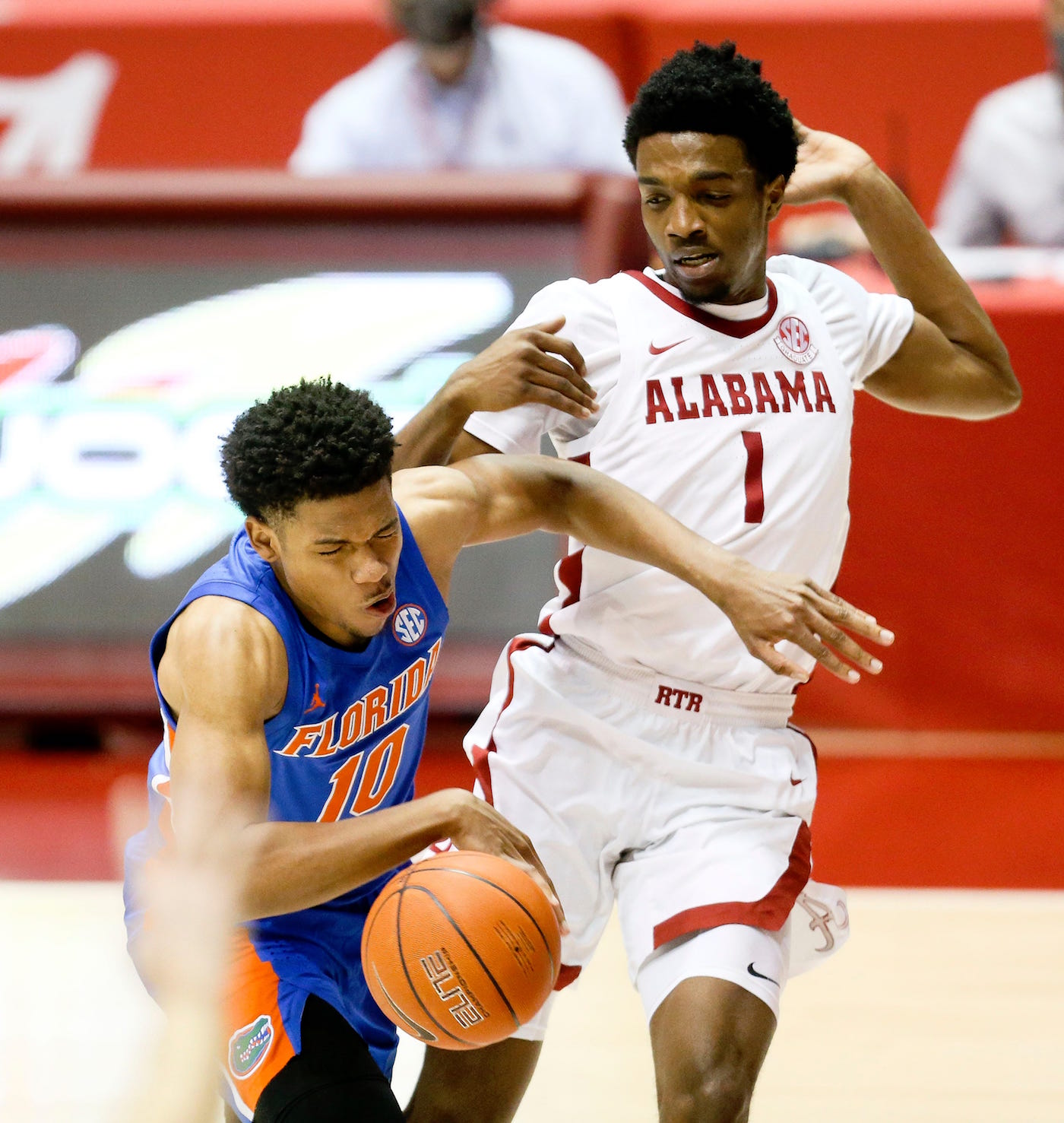 Alabama coach Nate Oats provides injury updates on Herb Jones, Jordan