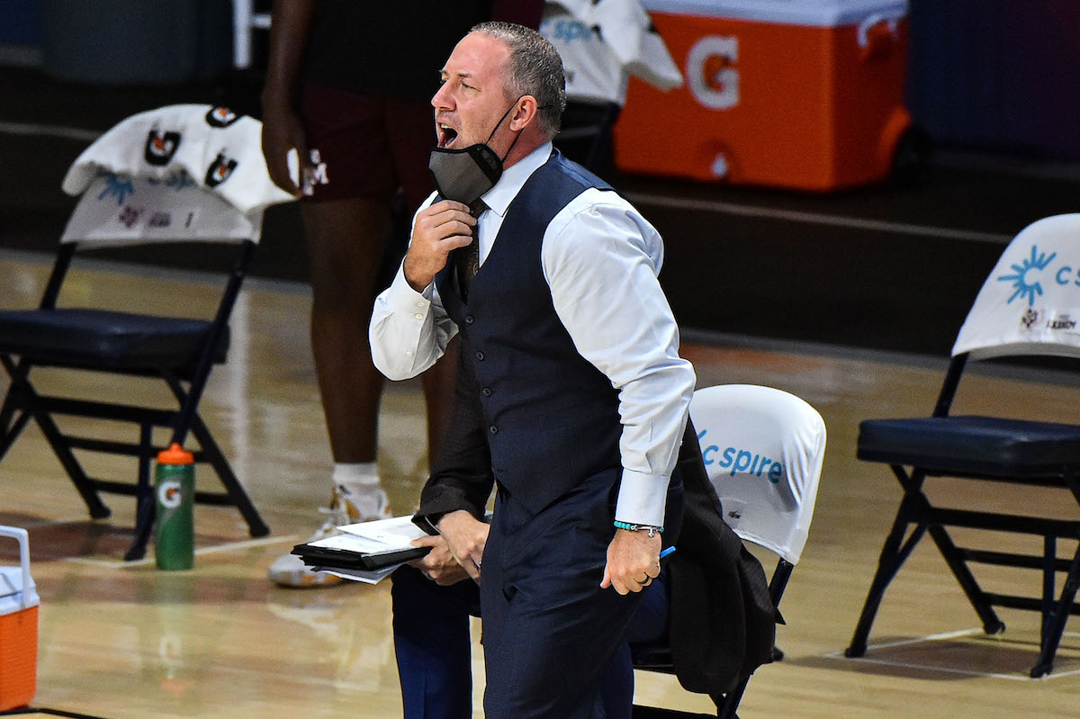 Texas A&M freshman guard enters NCAA transfer portal