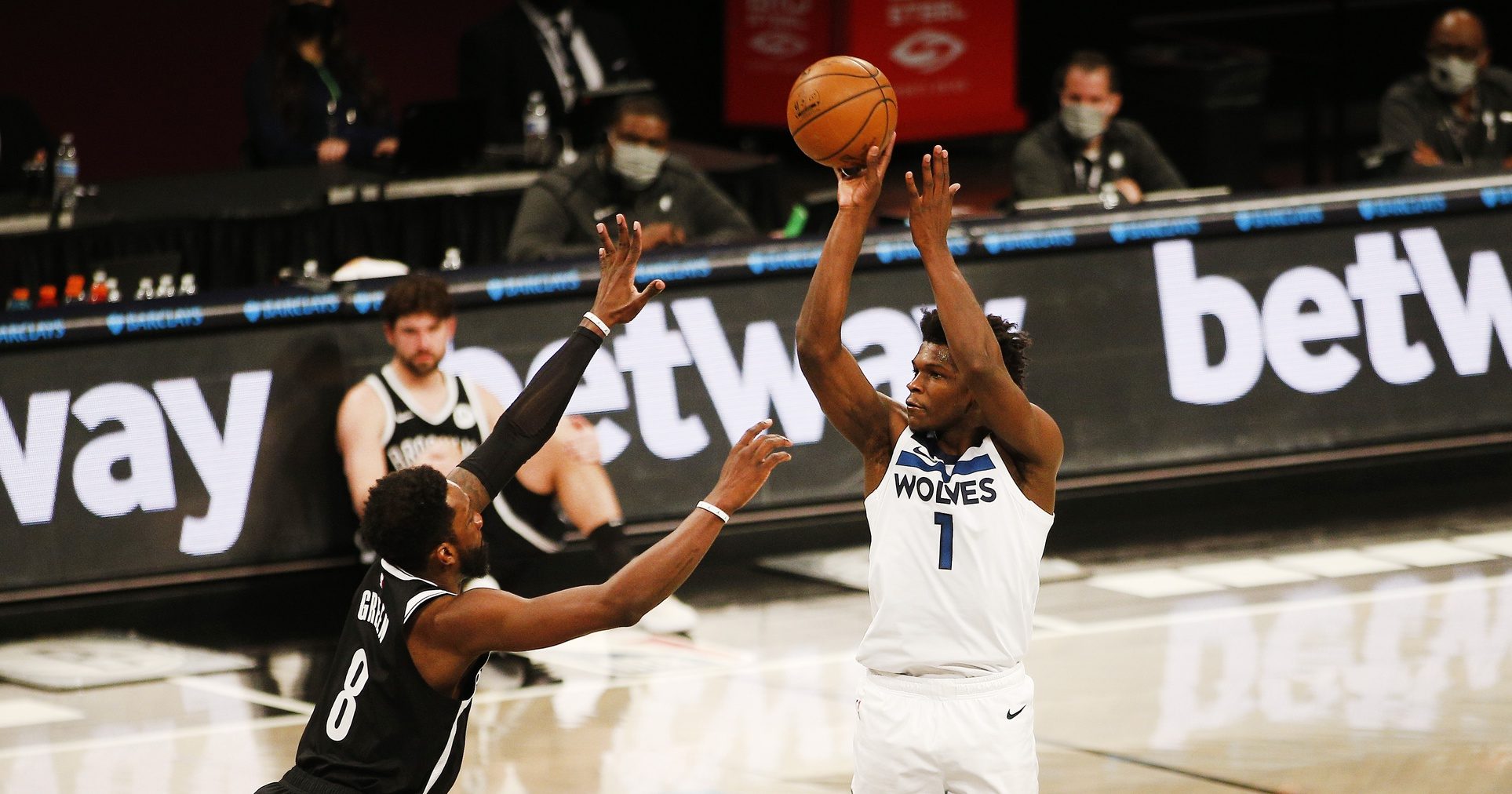 Former star Anthony Edwards receives NBA honor after averaging