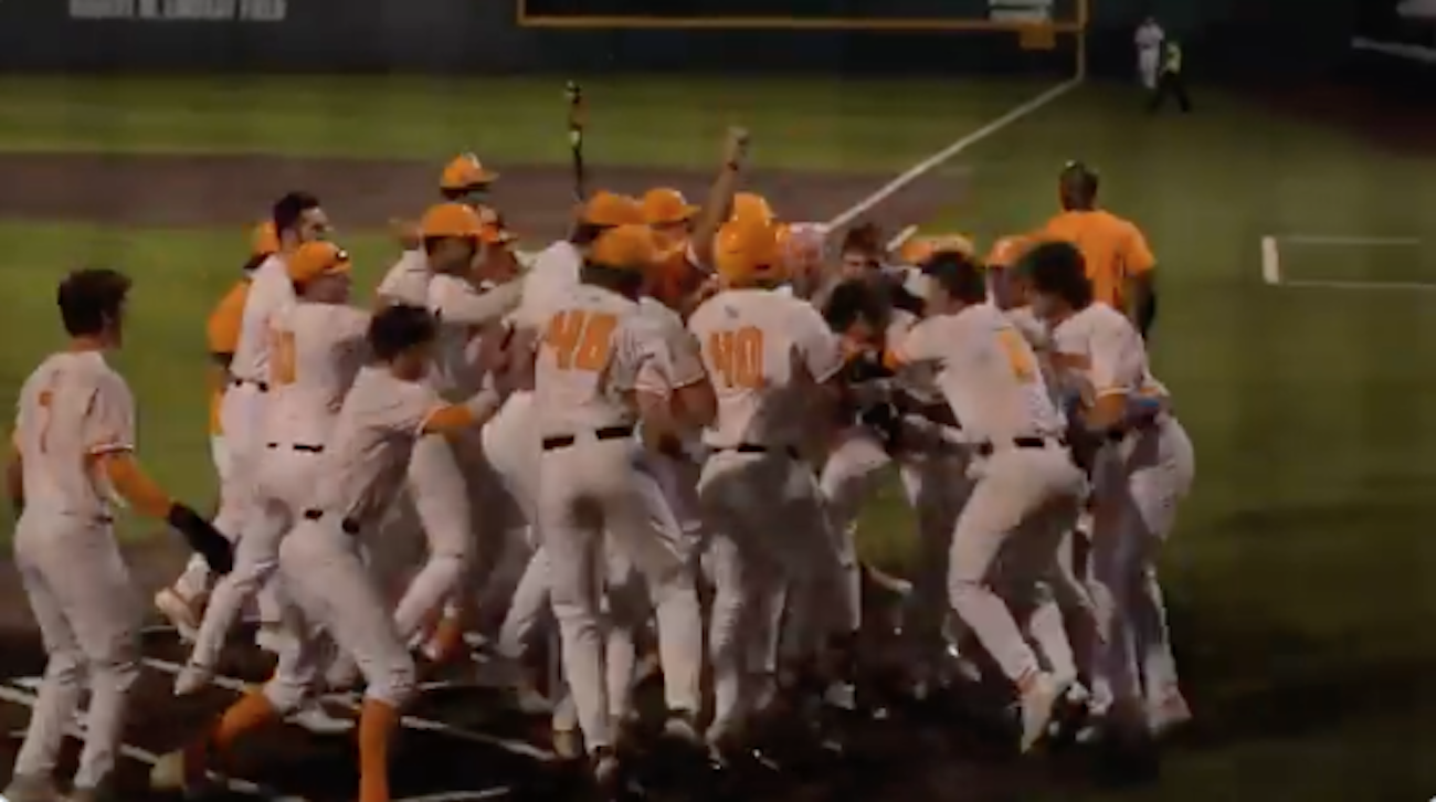 Tennessee baseball hits thrilling walk-off grand slam to beat Wright State  9-8 in NCAA Regional