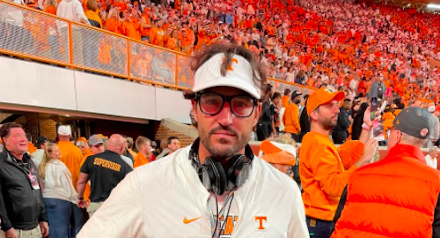 Tennessee baseball coach Tony Vitello trolls Lane Kiffin with epic