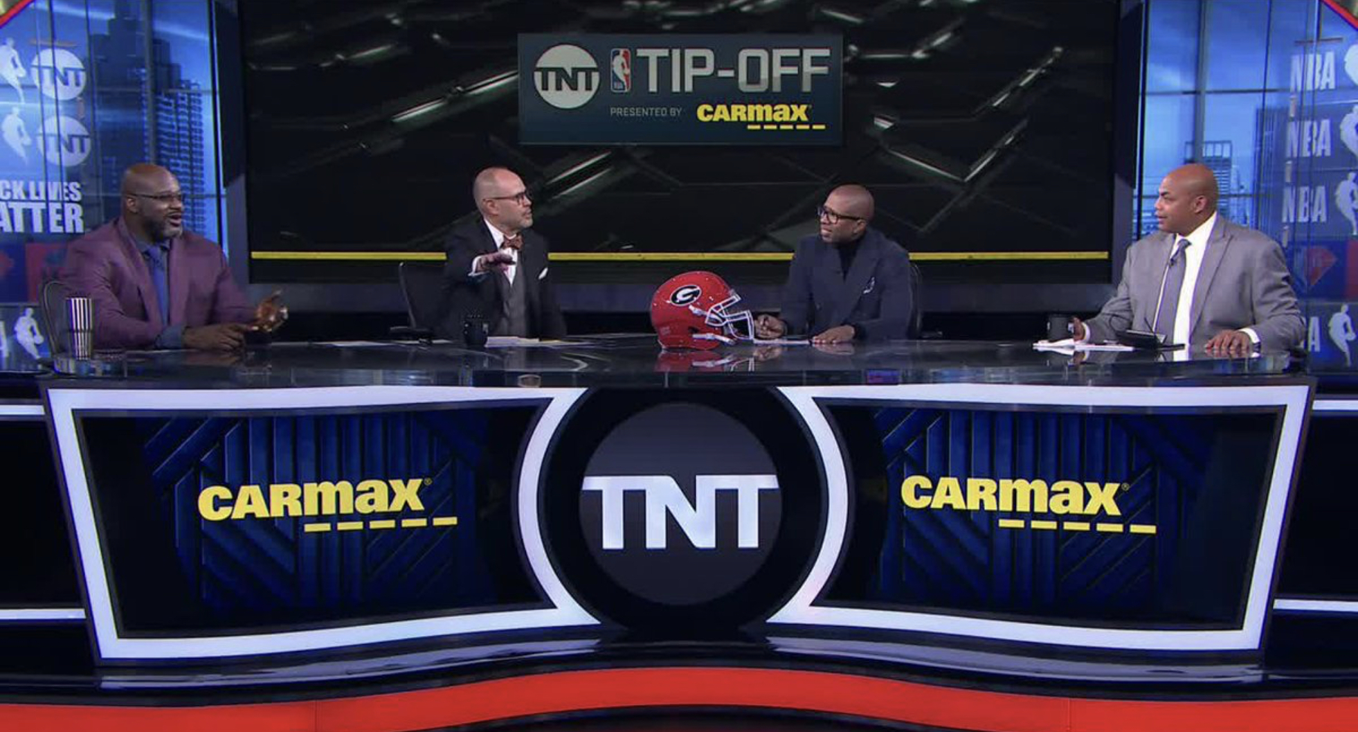 Charles Barkley shouts out national champion during TNT’s ‘NBA
