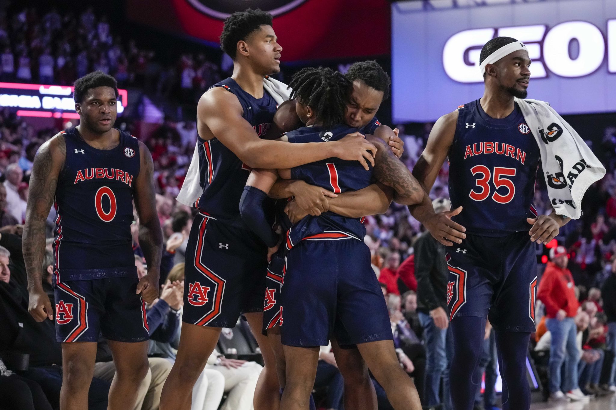 Auburn basketball ties program record following narrow win over