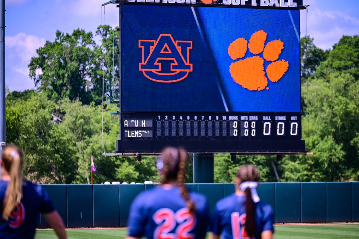 Auburn softball facing elimination after offense falls flat in loss to
