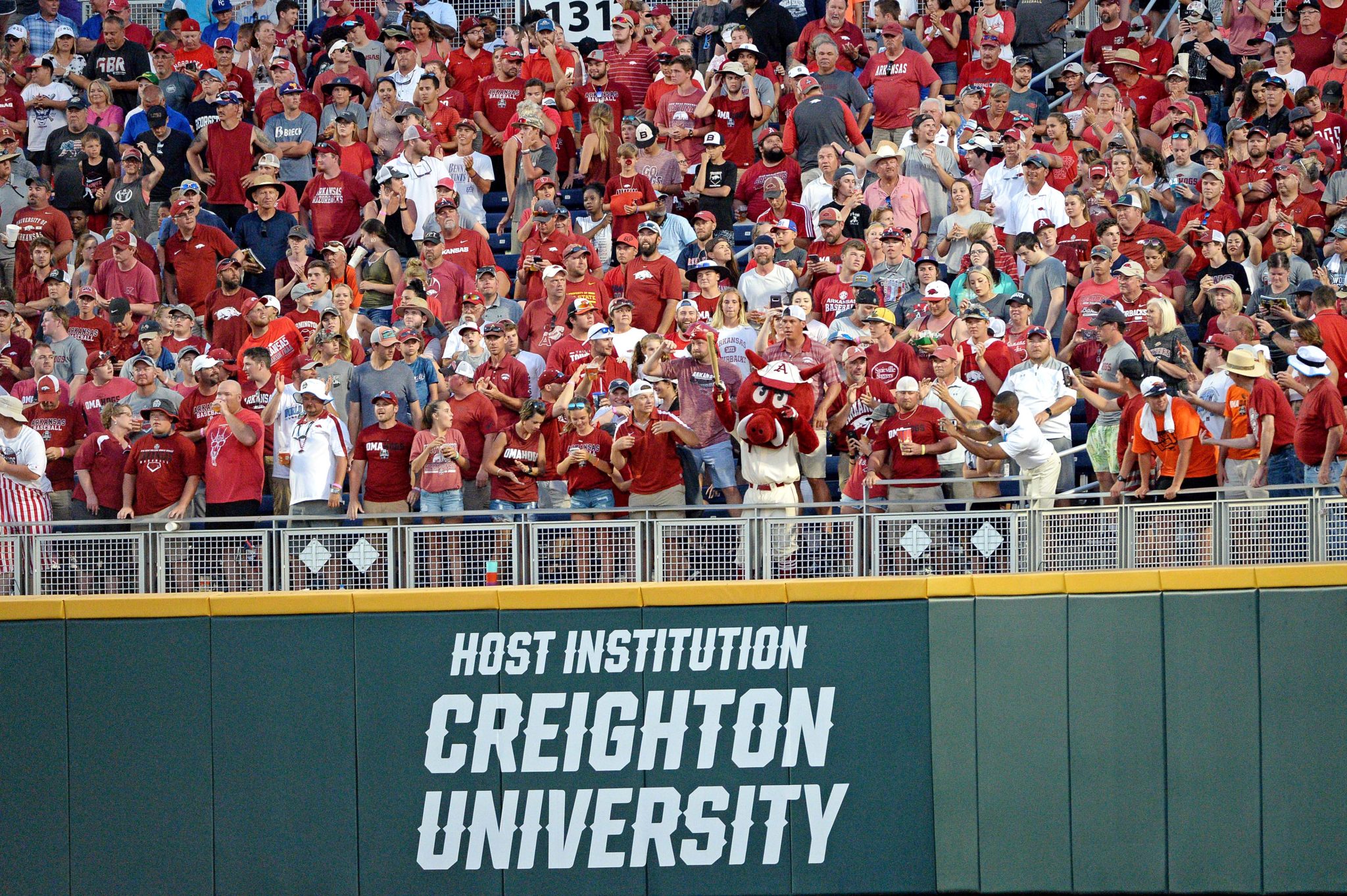 Arkansas fans down insane amount of jello shots at Omaha bar before College World Series game
