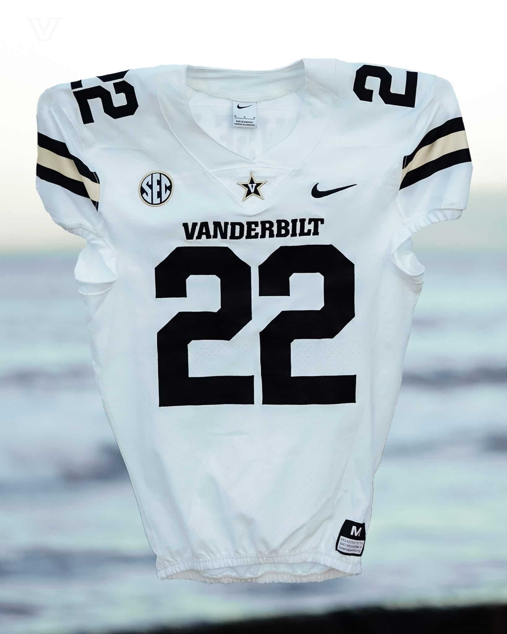 Vanderbilt reveals slick uniform combination for Hawaii game