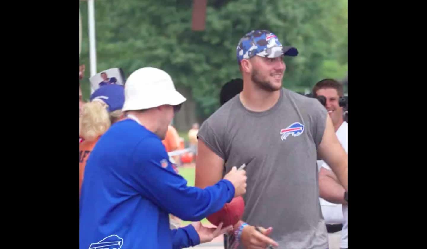 NFL backup QB hilariously goes undercover to try to get teammates