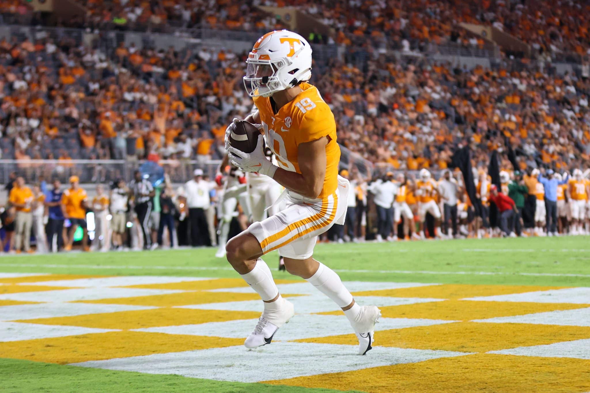 Tennessee ties impressive school scoring record from 1990s