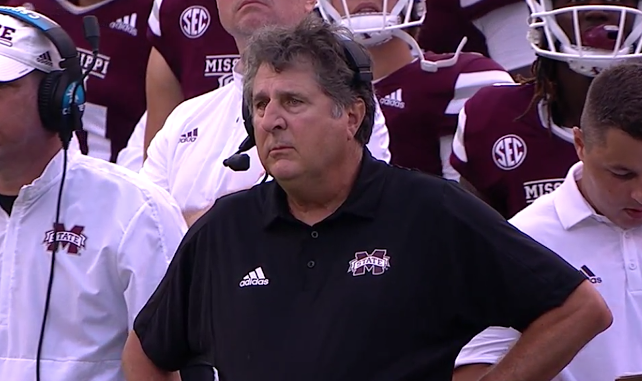 Mike Leach suffers 'personal health issue,' taken to the hospital Mike Leach suffers 'personal health issue,' taken to the hospital