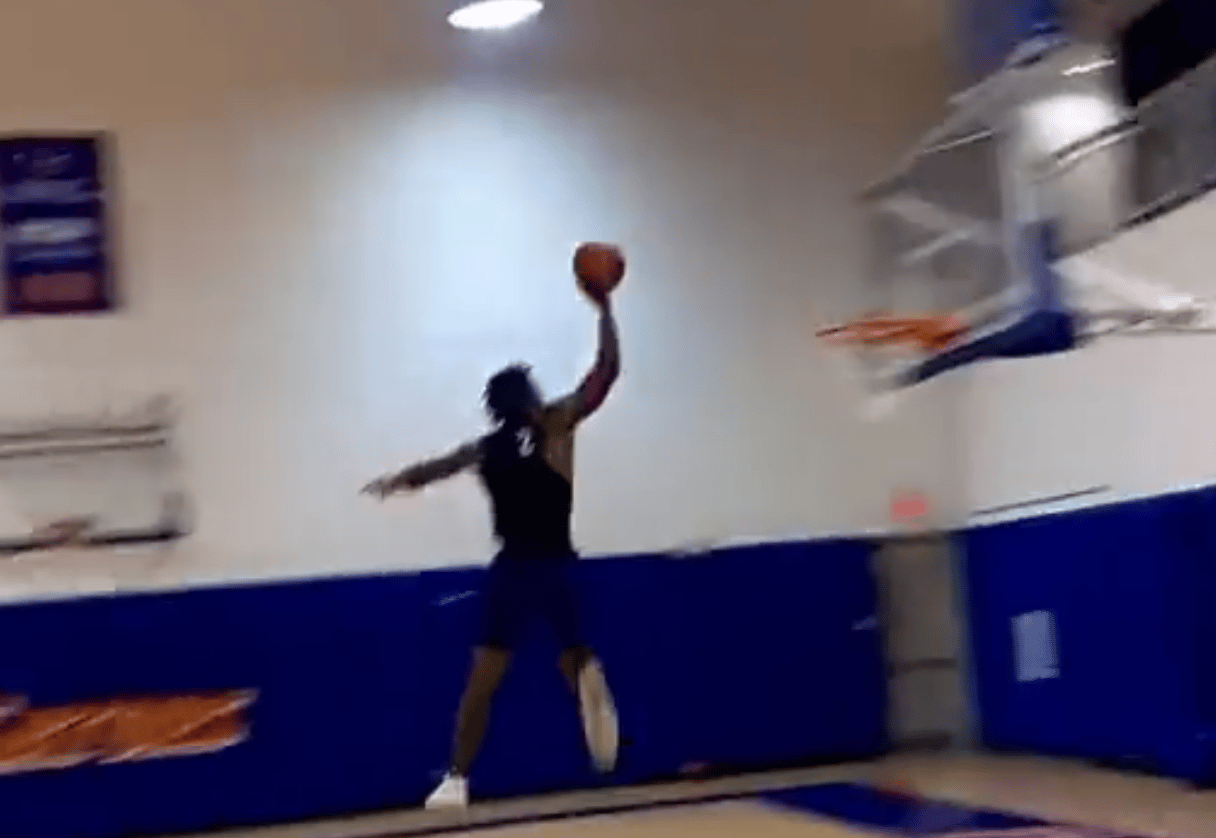 Anthony Richardson shows off hops with dunk from freethrow line