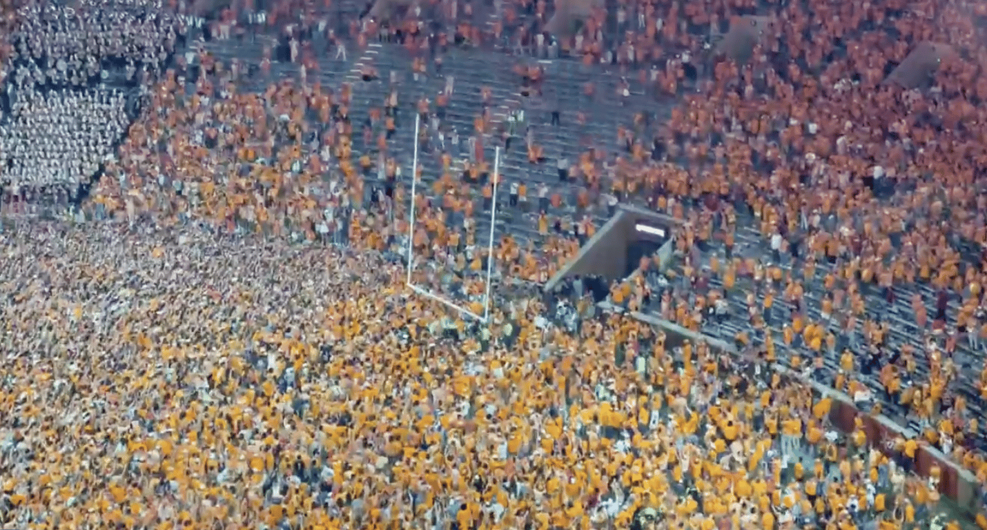 Tennessee fans storm field, tear down goalpost after upsetting Alabama