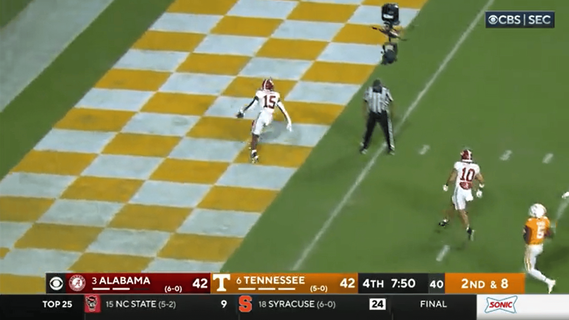 Alabama scoops and scores, steals all momentum over Tennessee