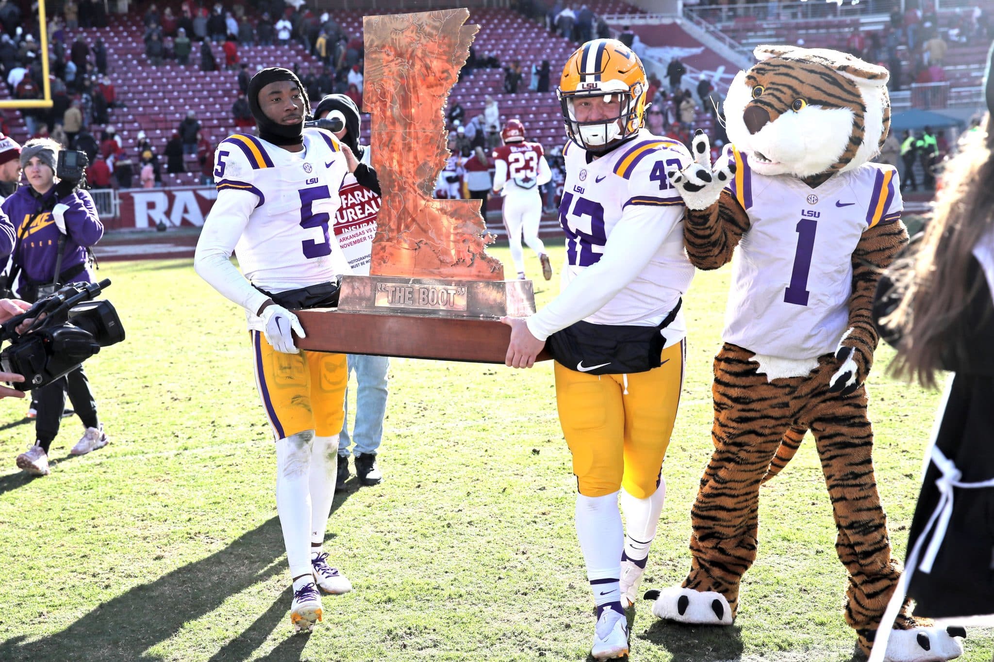 chris-the-bear-fallica-reveals-his-pick-between-uab-and-lsu-against