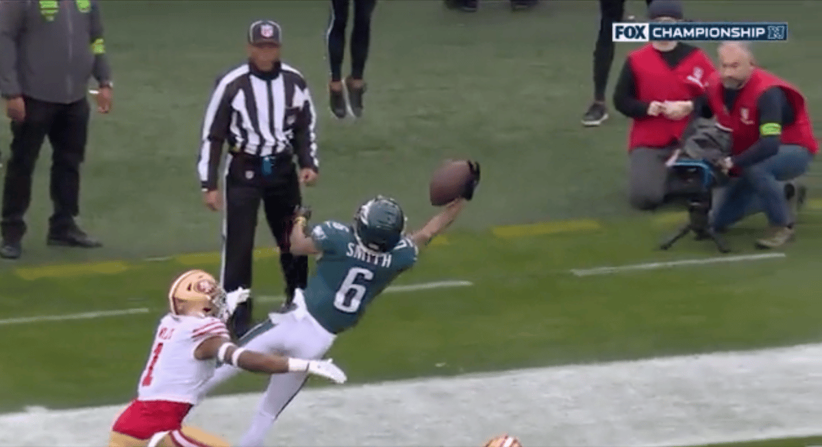 DeVonta Smith credited with highlight catch in NFC Championship Game