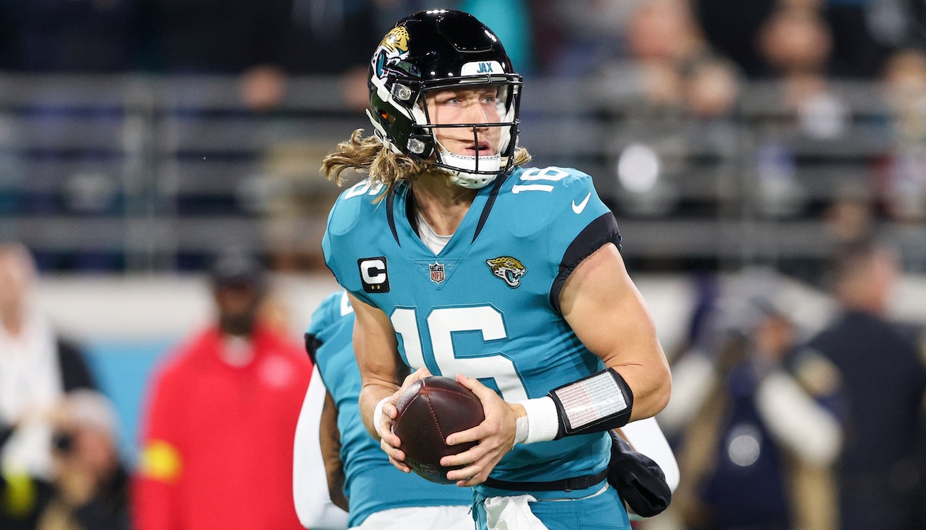 Trevor Lawrence celebrates epic playoff win at Waffle House