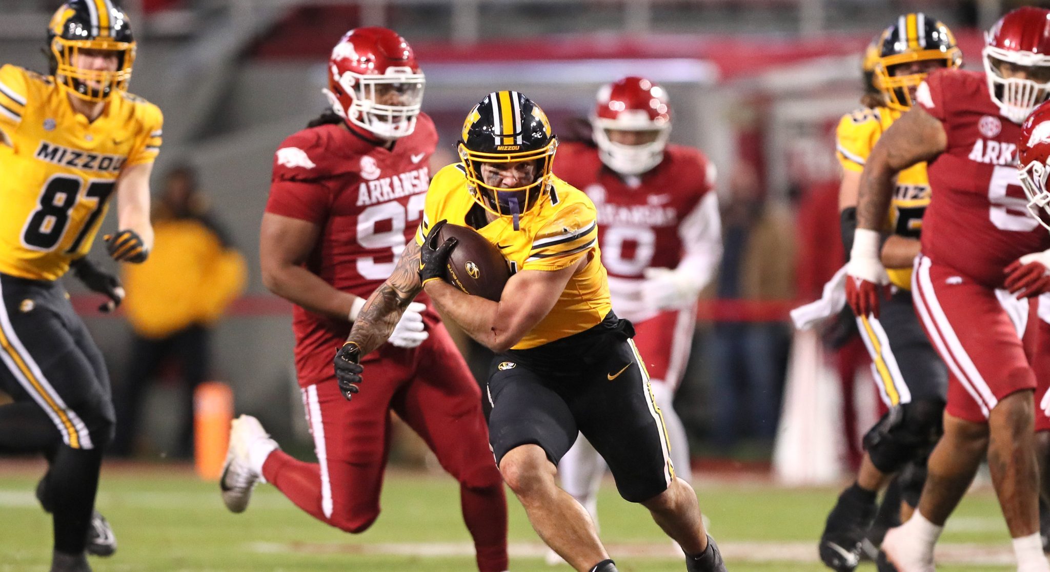 Cody Schrader named among finalists for Doak Walker Award