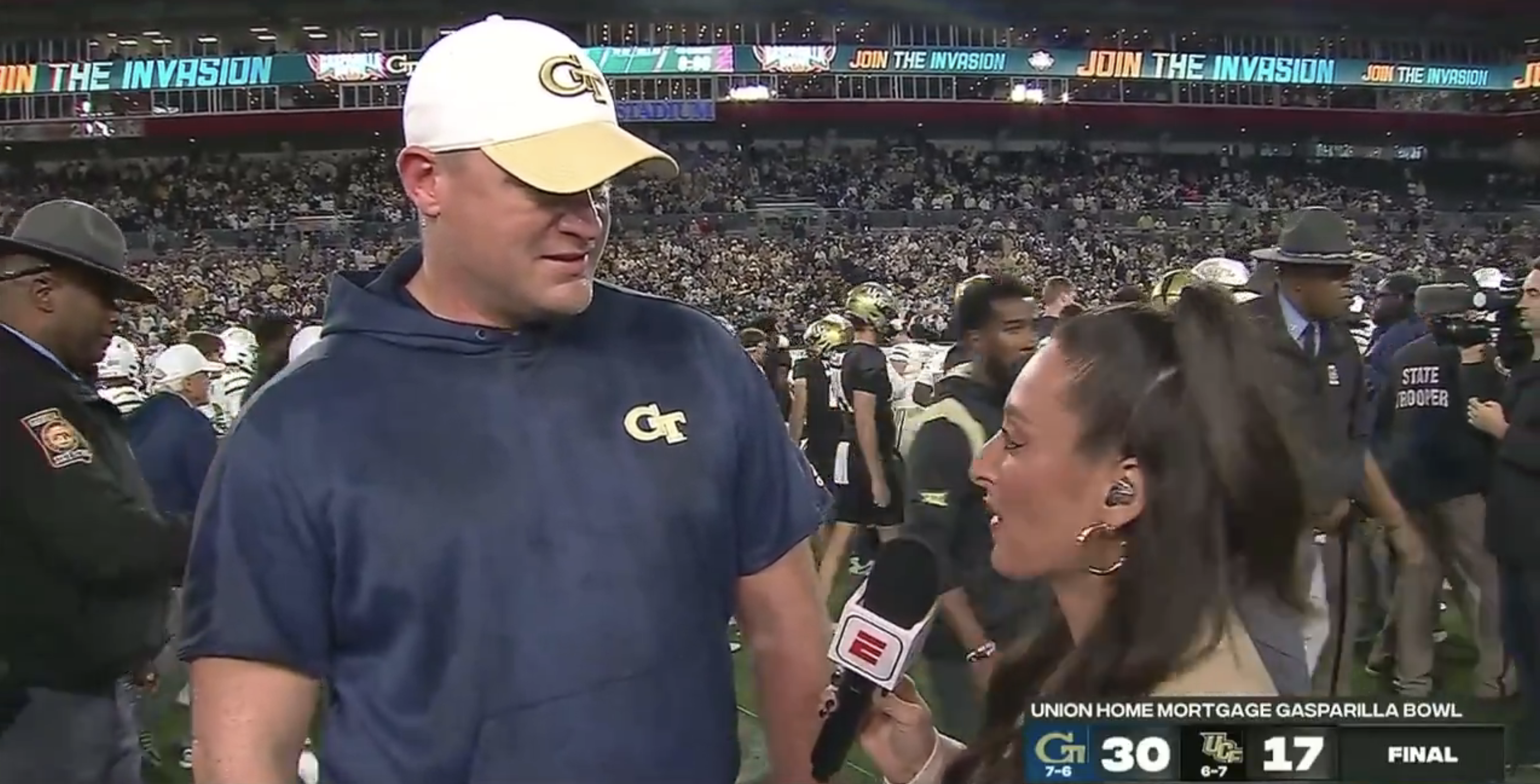 Brent Key has humorous postgame interaction with sideline reporter