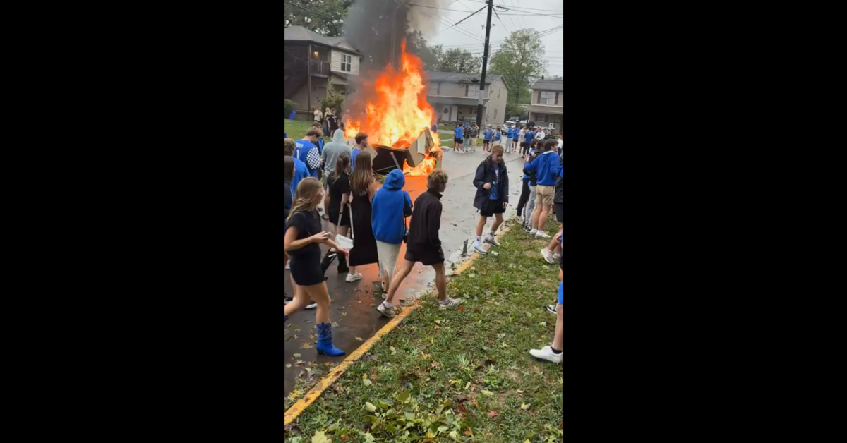 Kentucky fans burn couch after Wildcats upset Ole Miss
