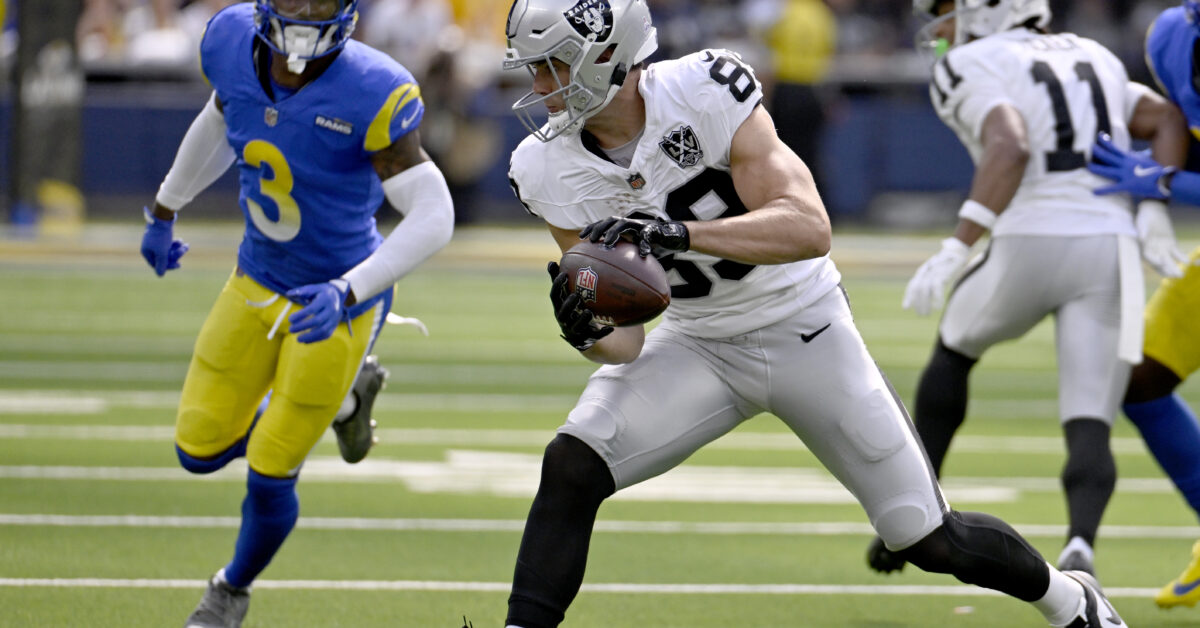 Brock Bowers sets rookie TE record during Week 7 game for Raiders