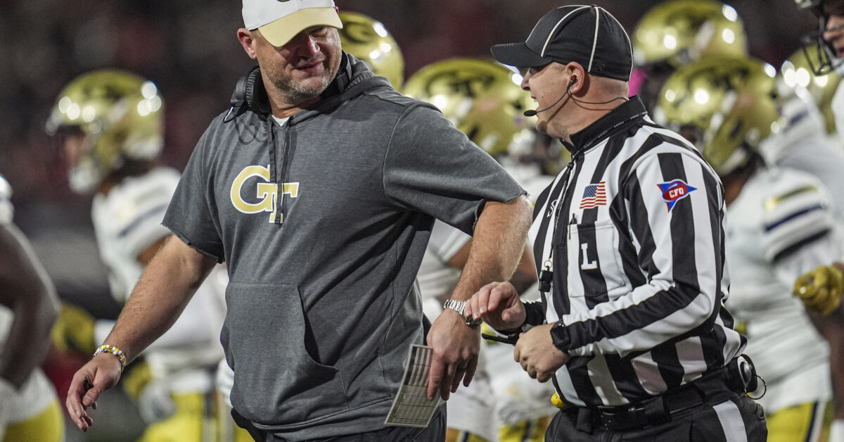 Refs criticized for questionable calls late in Georgia-Georgia Tech game